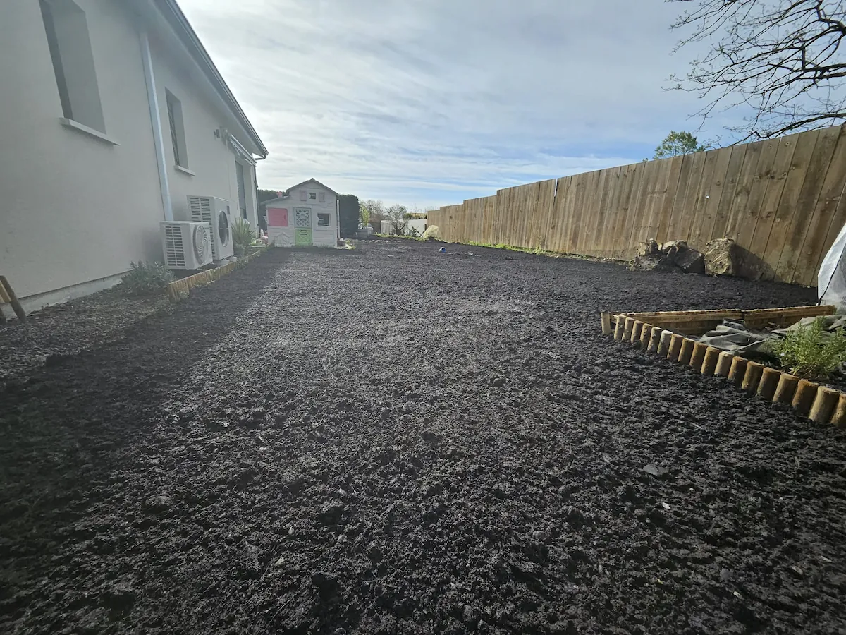 Apport de terre végétale pour maison à Mérignac